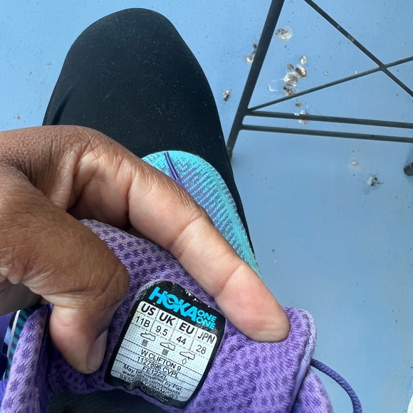 HOKA Women's Clifton 9 Running Shoes size 11B - Picture 4 of 13